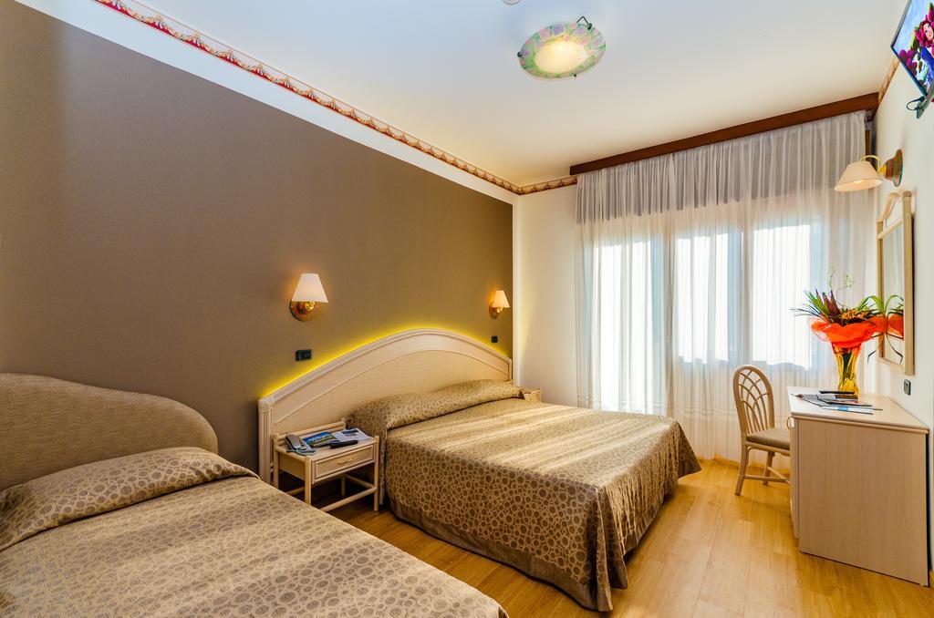 Hotel Europa Bibione Kamer foto