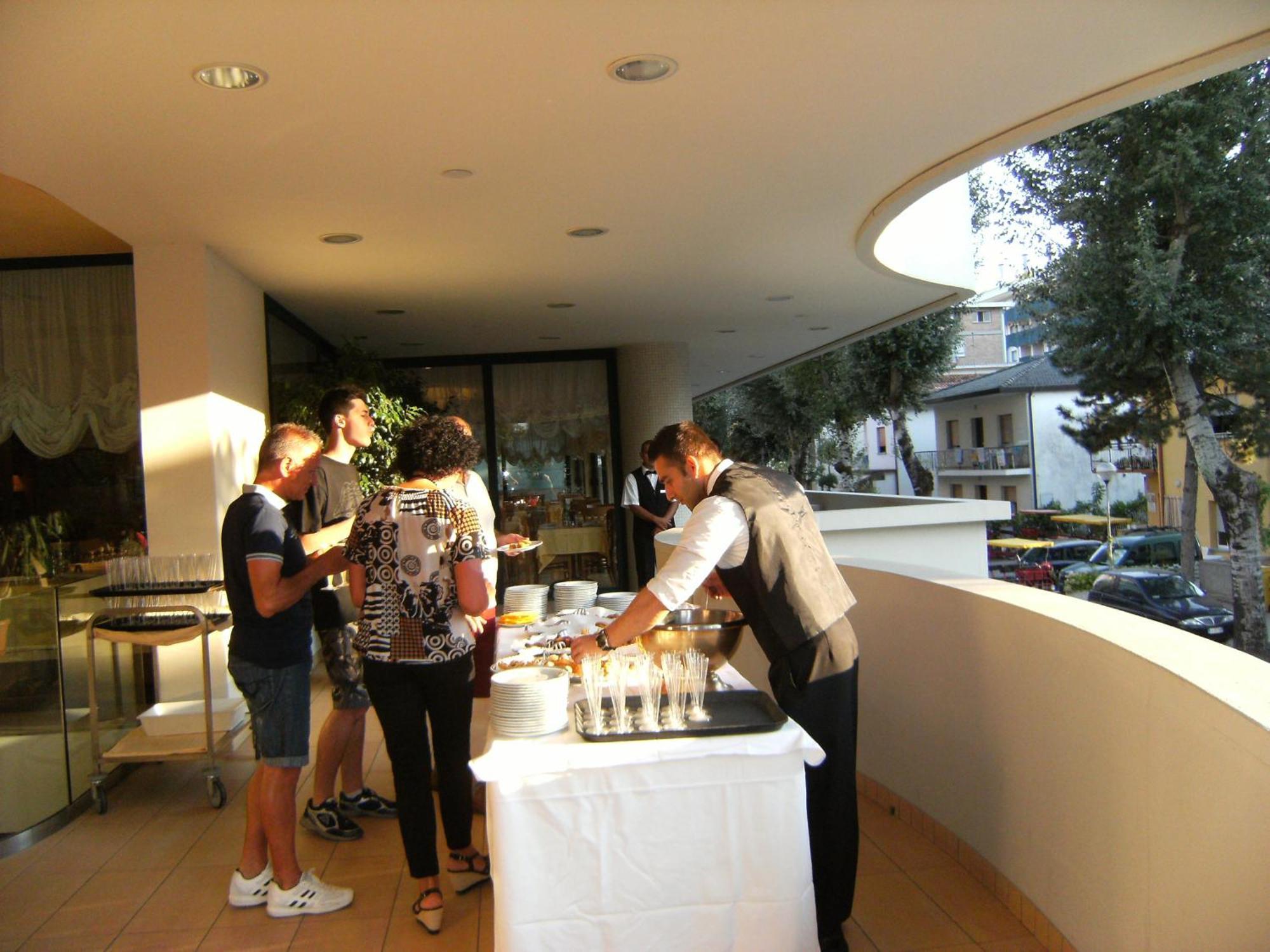 Hotel Europa Bibione Buitenkant foto